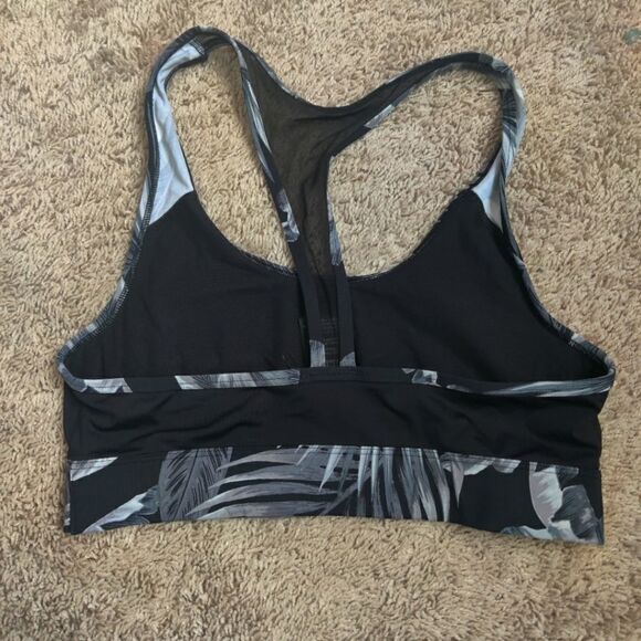 Lot of 3 Victoria Secret and Pink Sport Bras - Picture 3 of 10